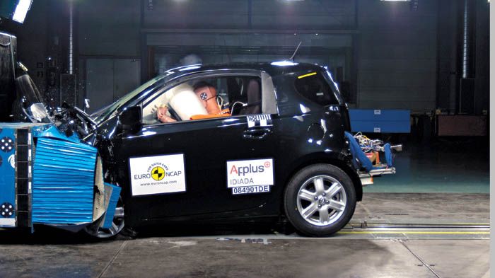 Με 5 αστέρια έχει αξιολογηθεί από τον Euro NCAP το Toyota iQ που έχει στάνταρ 7 αερόσακους.
